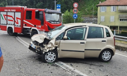 Scontro frontale a San Mauro Torinese: tre feriti nell’incidente in via XXV Aprile