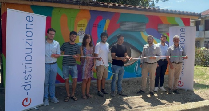 A Settimo inaugurata la street art che riflette sui conflitti e il valore del dialogo