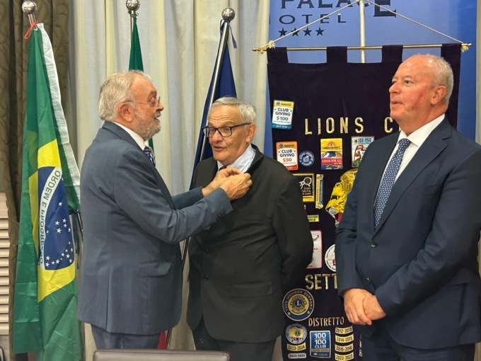 Lions Club Settimo Torinese, passaggio della campana tra Favaron e Digo