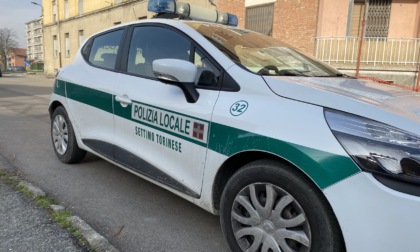 Settimo Torinese, provoca un incidente e scappa: individuato dalla Polizia locale