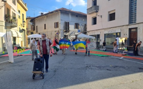 Gassino scende in piazza per fermare la guerra a Gaza