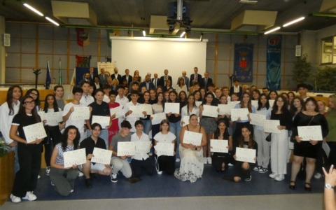 Il Rotary Club premia le eccellenze scolastiche: borse di studio e valori per il futuro