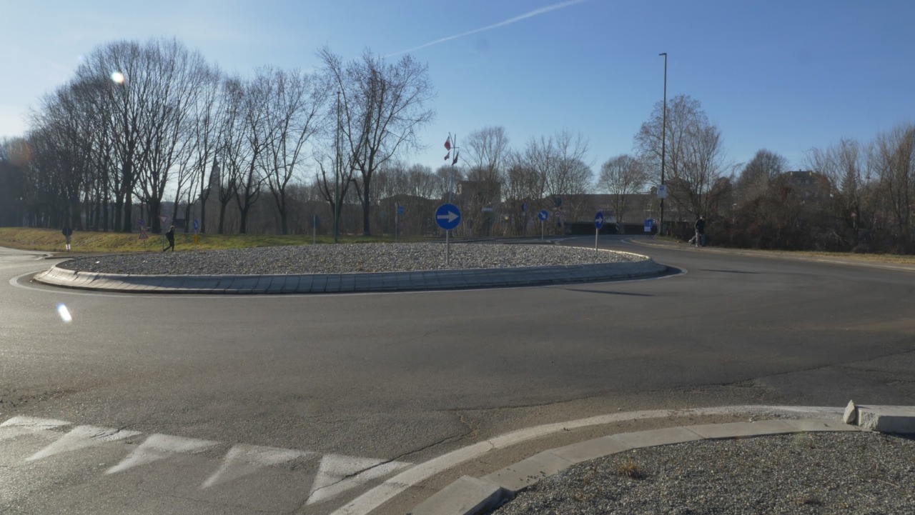 Venaria: senso unico alternato sulla sp 1 per completare la rotatoria