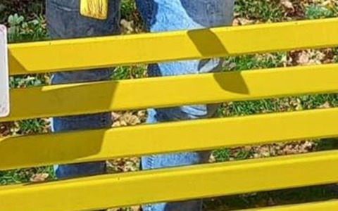 A Castiglione Torinese arriva la panchina gialla per sensibilizzare sull’endometriosi