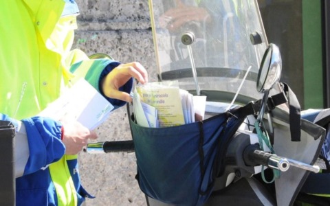 Settimo, disservizi nella consegna di corrispondenza e bollette: Poste italiane promette soluzioni