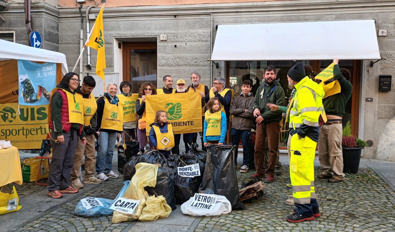 “Puliamo il Mondo” a Gassino: volontari in azione per l’ambiente e la pace