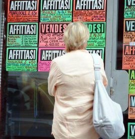 Disagio economico: con un solo stipendio, non gli affittano la casa