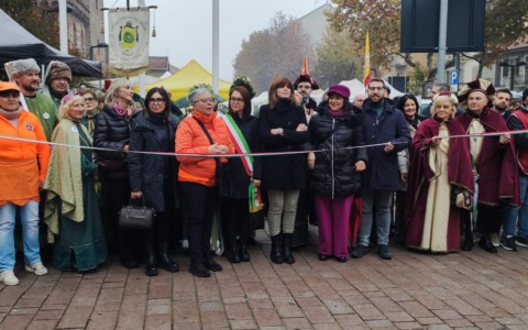 Settimo, Fëra dij Coj 2025 bagnata ma partecipata: tradizione più forte della pioggia