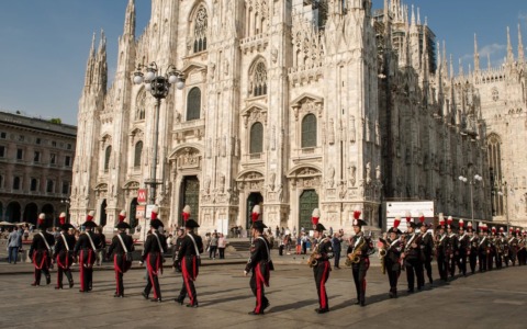 Divise storiche e musica dell’Arma: i Carabinieri protagonisti al Torino Outlet Village