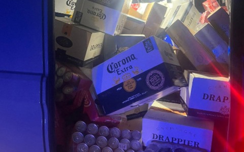 A Settimo maxi furto di champagne e bevande: scatta l’inseguimento in autostrada