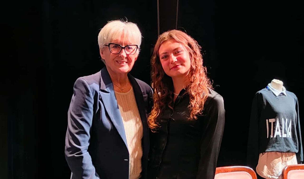Alessia Succo premiata da Fidal Piemonte e sul palco di Novara con Sara Simeoni