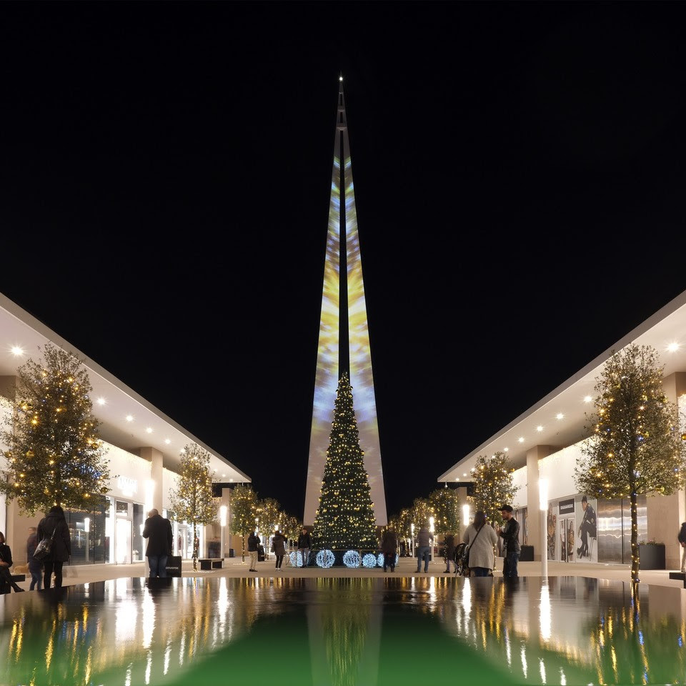 Torino Outlet Village: un Natale da sogno tra pista di pattinaggio su ghiaccio, mercatini natalizi e grandi sconti