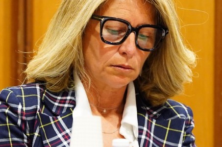 Paola Antonetto (Fdi) si veste da «paladina» del Pd