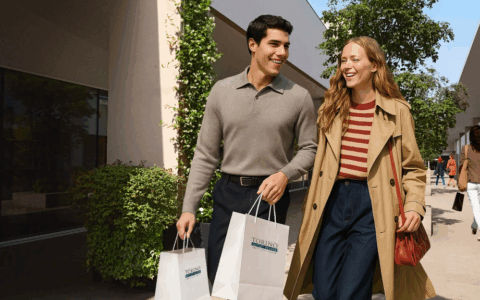 Al via i saldi invernali a Torino Outlet Village: shopping di prestigio, eventi sul ghiaccio e iniziative artistiche fino al 18 gennaio