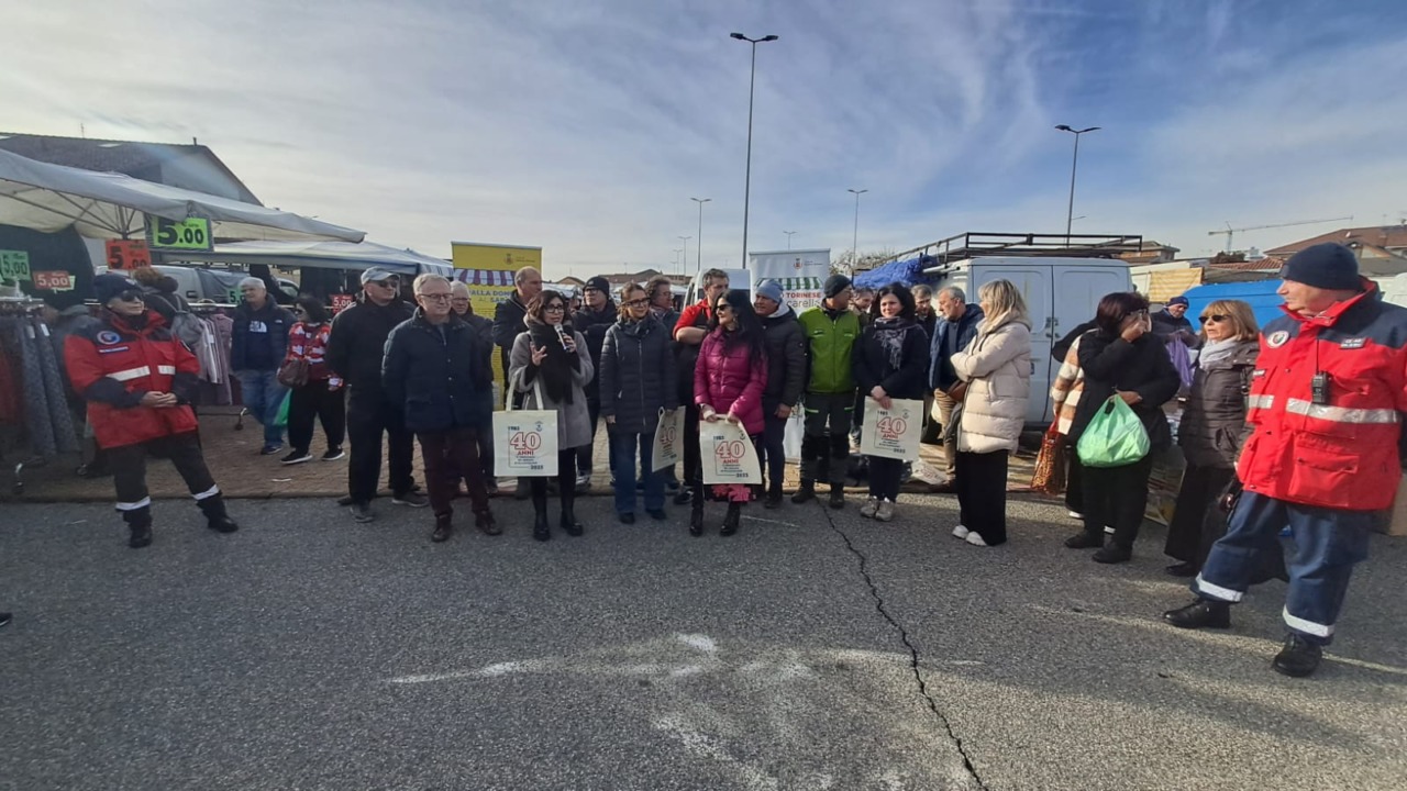 Il mercato di via Castiglione festeggia 40 anni