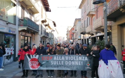 “Per chi è vittima di violenza servono gesti, non panchine”