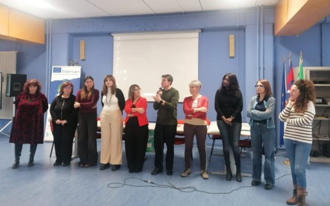 Tampon box nelle scuole di Settimo Torinese: tra supporto pratico e abbattimento dei tabù