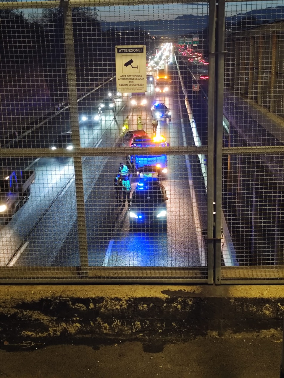 Contromano in tangenziale, poi il frontale