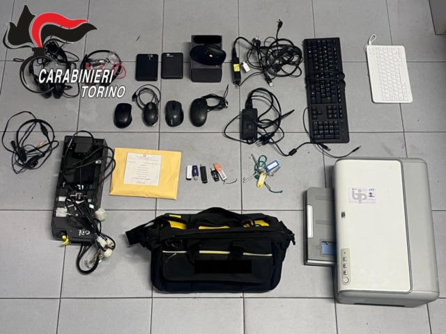 Furti nelle scuole di Venaria: arrestato due volte in un mese un 42enne