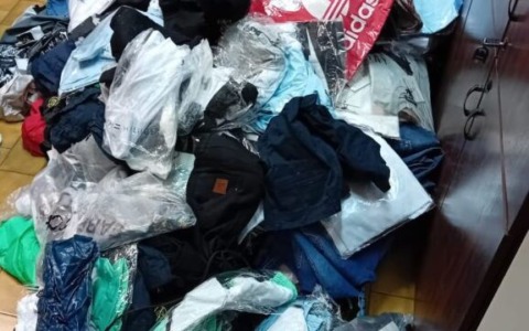 Il «bazar del contraffatto»  tra Rolex e abbigliamento