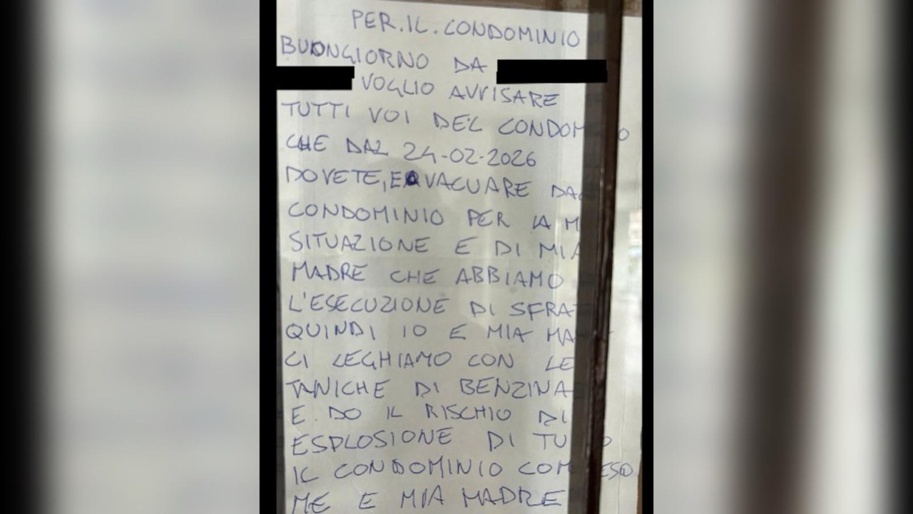 Paura in un condominio a Settimo Torinese: sfrattato, minaccia di darsi fuoco e provocare un’esplosione
