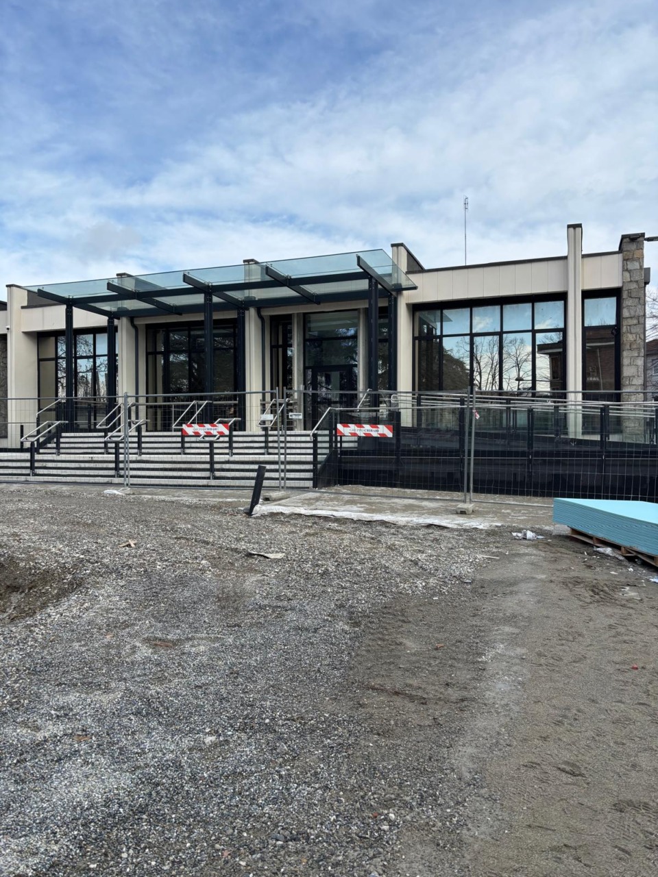 Piazzetta degli Alpini a Settimo, il cantiere libera l’accesso all’Anagrafe