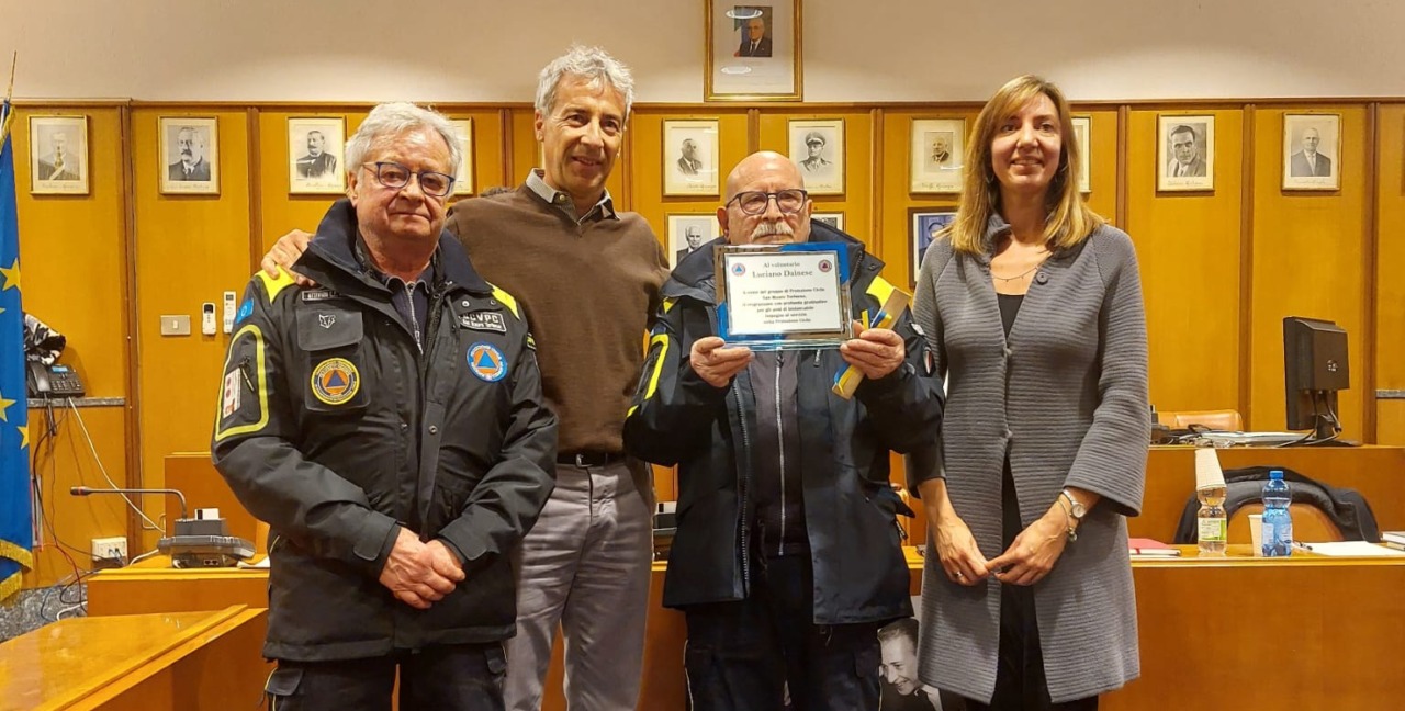 San Mauro Torinese, Luciano Dainese premiato per il suo pluridecennale impegno nella Protezione civile