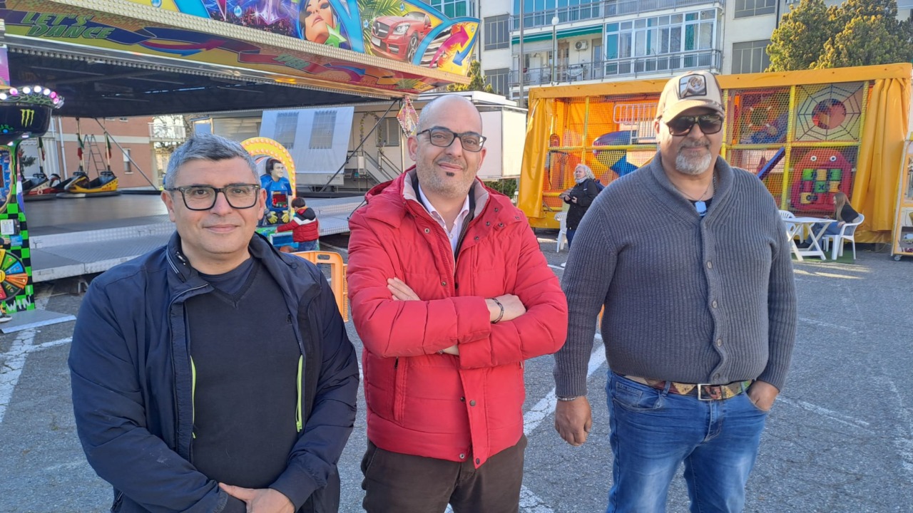 Gassino, sono arrivate le giostre in piazza Dalla Chiesa