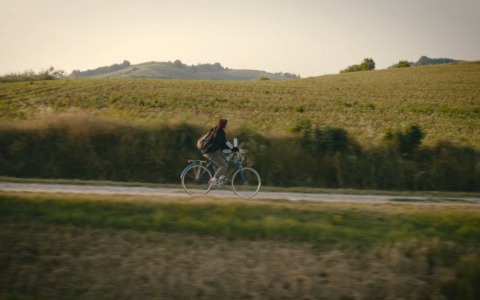 Rivalba protagonista del nuovo film su Netflix “Non abbiam bisogno di parole”