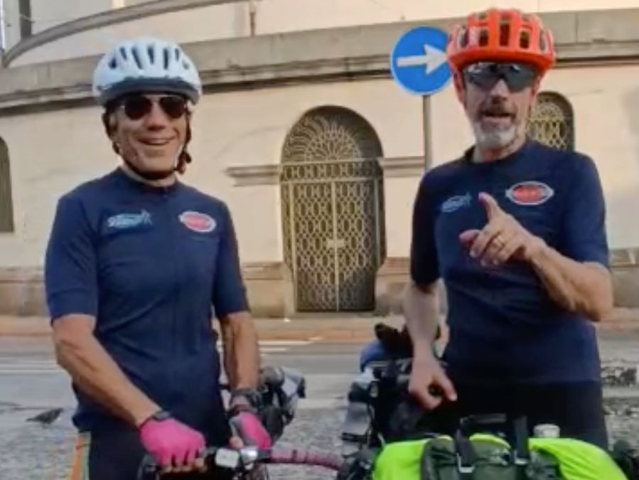 In bicicletta fino ad Ostuni per portare la cultura  del benessere: il progetto di Riccardo e Samuele