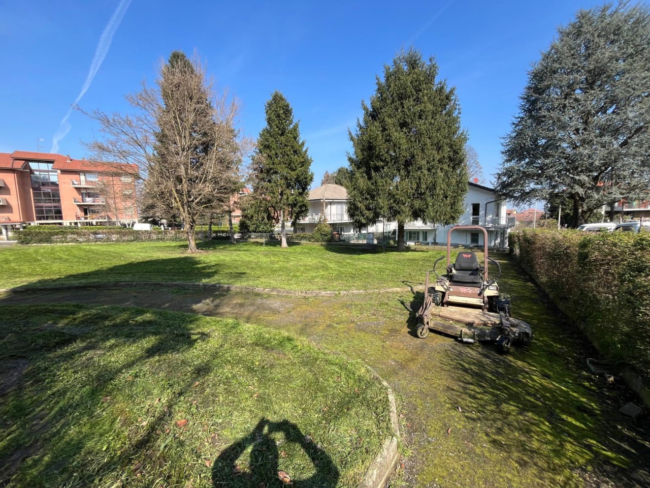 Gassino Torinese dà il benvenuto alla primavera: al via il taglio dell’erba e interventi sulle strade