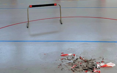 Venaria, palestra Don Milani vandalizzata: bruciato il nuovo pavimento