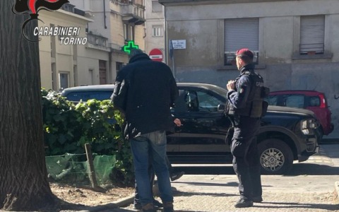 Spaccio di droga, due giovani di Settimo denunciati