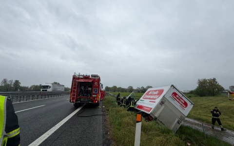 Incidente sulla A5 tra Settimo e Volpiano: autocarro finisce in scarpata