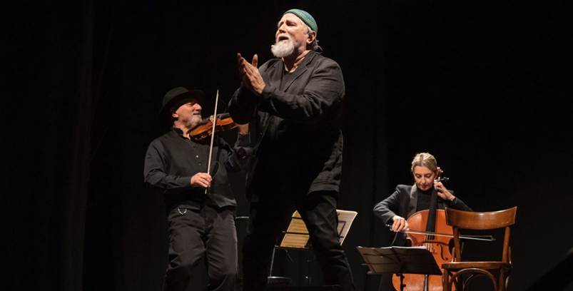Moni Ovadia porta “Yiddish Blues” a Settimo: concerto tra memoria, esilio e resistenza