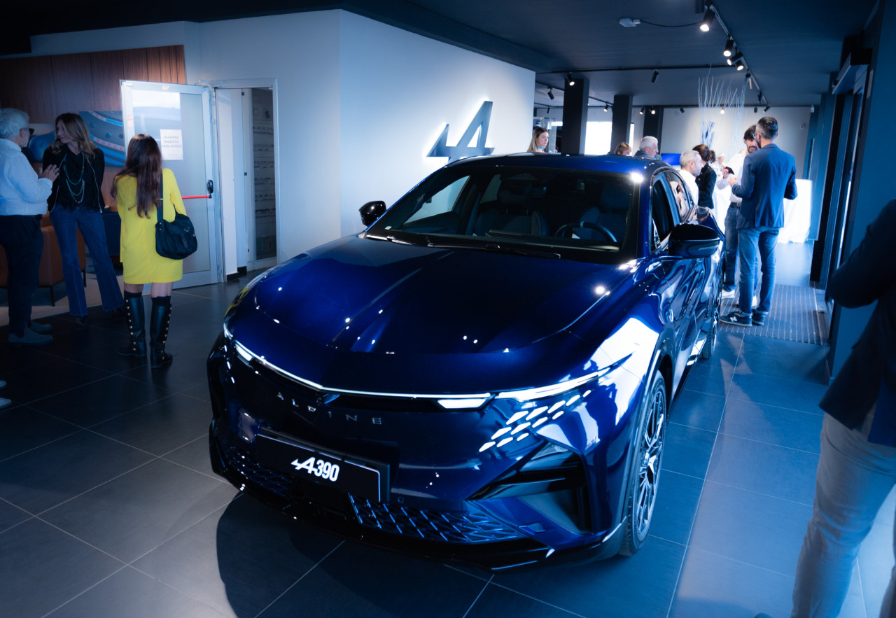 Alpine Store Torino presenta la nuovissima Alpine A390
