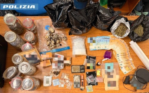 Smantellato “market” della droga: arrestato un 43enne