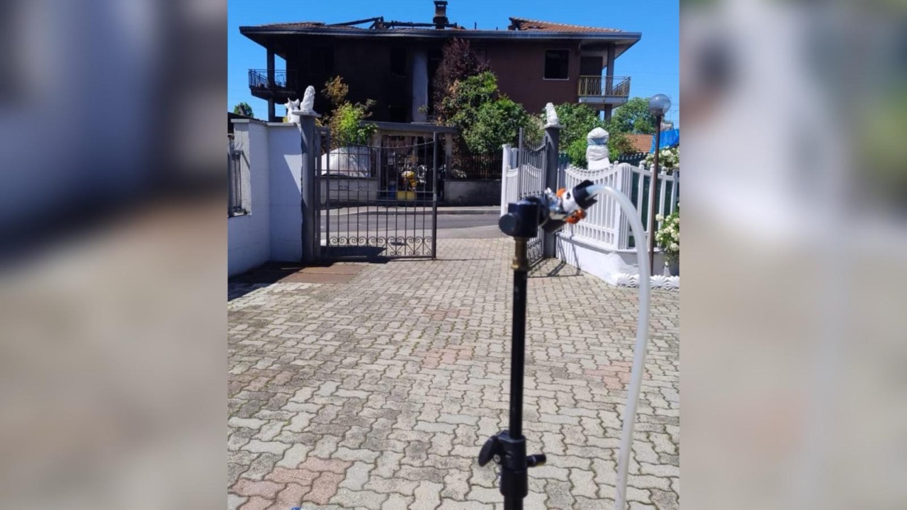 Incendio a Settimo Torinese, Arpa: “Aria tornata nella norma”