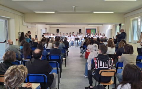 Settimo, inaugurata la nuova sala polivalente della scuola Gobetti