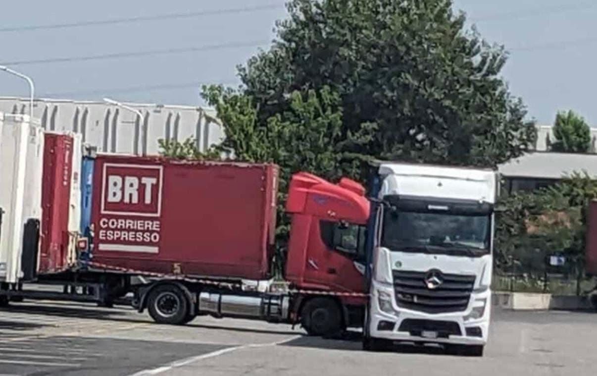 Autista morto al deposito Brt di Settimo: dopo lo sciopero parla l’azienda