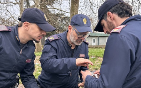Maxi blitz in Barriera di Milano: 78 arresti e sequestri nel fortino dello spaccio