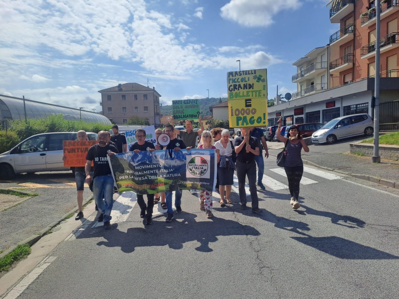Gassino, la Tarip divide la collina IL VIDEO CORTEO