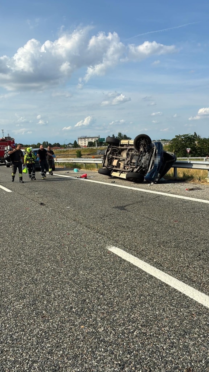 Incidente in Tangenziale: una persona in codice rosso