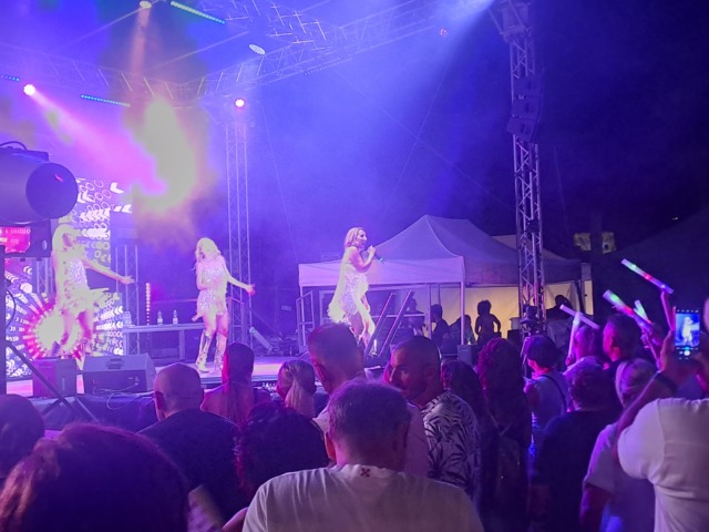 Jo Squillo e la “Rewind 90-2000” accendono lo Street Food Festival, è record di pubblico