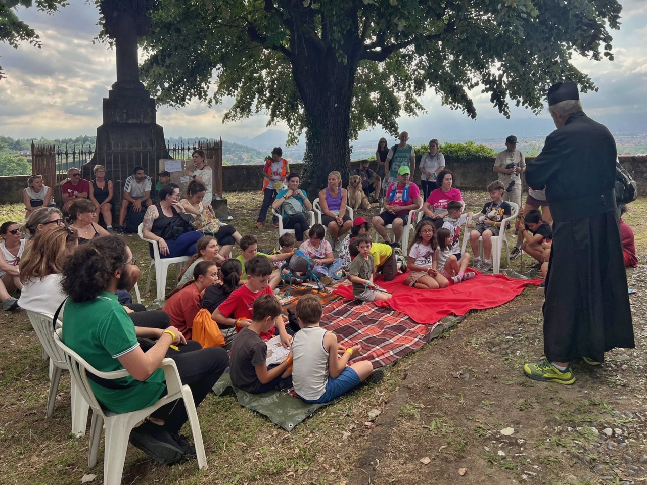 Castiglione Torinese, successo per la Camminata Storica e delle Idee
