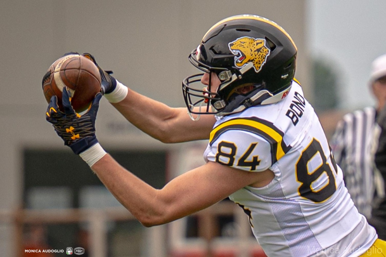 Sanmaurese vola negli Stati Uniti per studiare, col sogno di diventare un campione di Football Americano