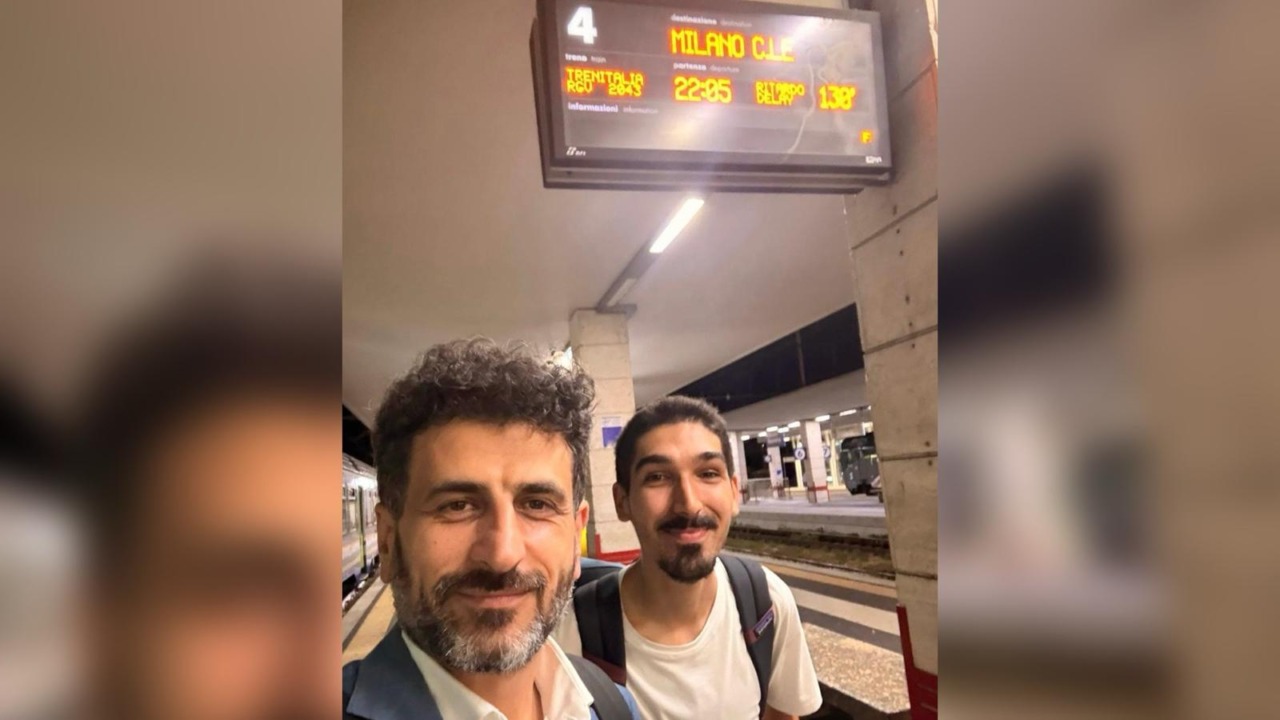 Caos treni, passeggeri bloccati per ore a Settimo Torinese: la denuncia del consigliere regionale Rossi