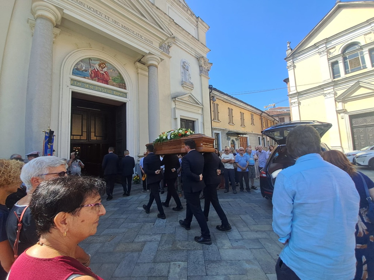 L’ultimo saluto della città a Beppe Rosso