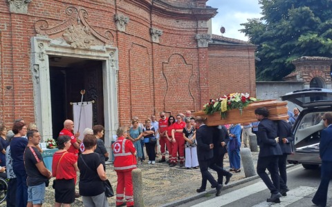 Gassino in lutto: addio allo storico farmacista Pietro Maffei, co-fondatore della Croce Rossa locale