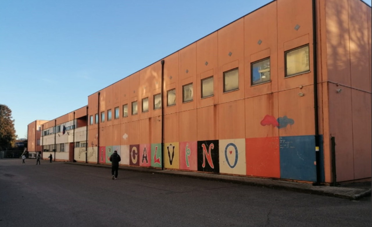 Scuole di Settimo, estate di lavori tra controsoffitti e impianti di sicurezza